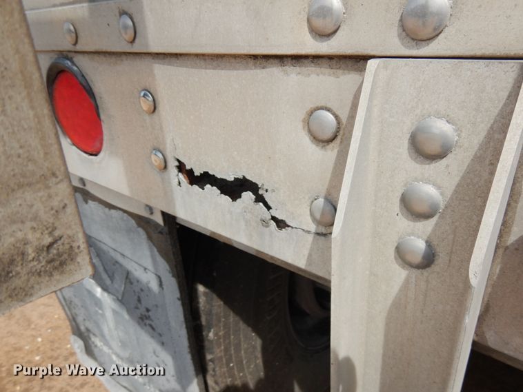 image for item IL9923 2009 Wilson DWH-500 Pace Setter  grain trailer