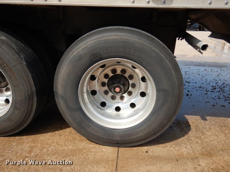 image for item IL9923 2009 Wilson DWH-500 Pace Setter  grain trailer