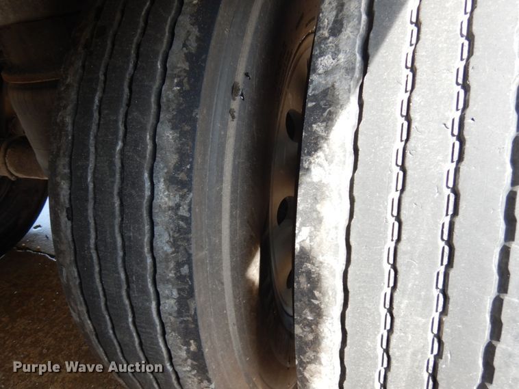 image for item IL9923 2009 Wilson DWH-500 Pace Setter  grain trailer