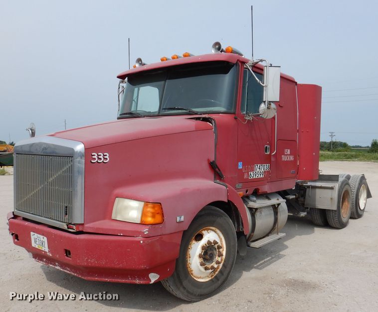 image for item IN9771 1994 WhiteGMC Aero WIA  semi truck