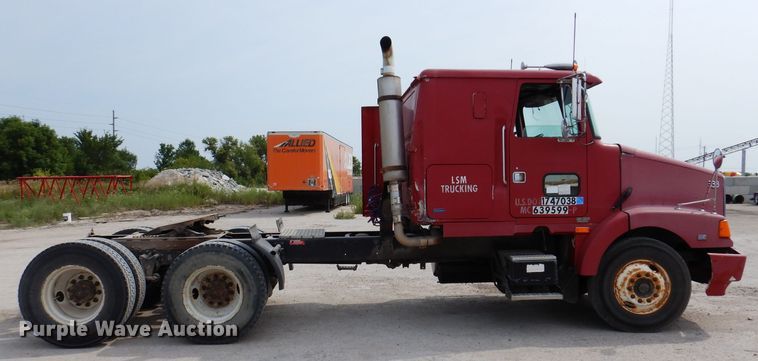 image for item IN9771 1994 WhiteGMC Aero WIA  semi truck