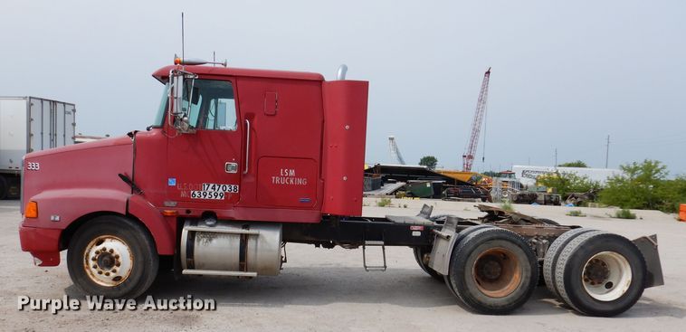 image for item IN9771 1994 WhiteGMC Aero WIA  semi truck