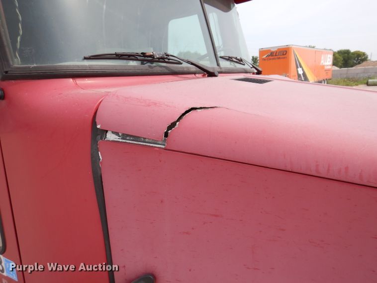 image for item IN9771 1994 WhiteGMC Aero WIA  semi truck