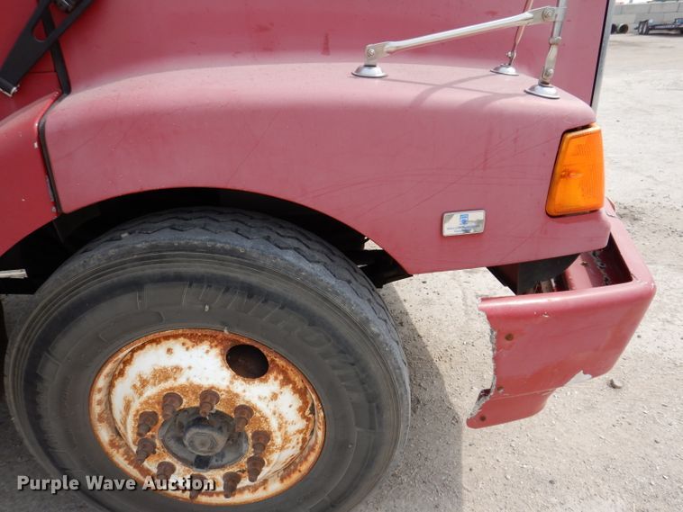 image for item IN9771 1994 WhiteGMC Aero WIA  semi truck