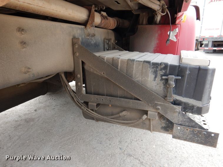 image for item IN9771 1994 WhiteGMC Aero WIA  semi truck