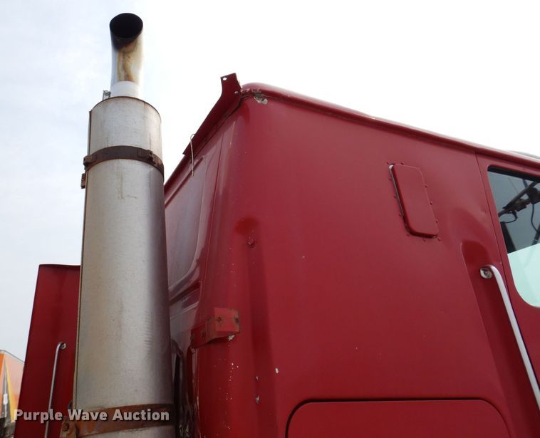 image for item IN9771 1994 WhiteGMC Aero WIA  semi truck