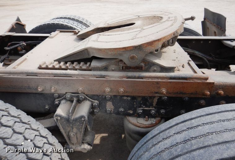 image for item IN9771 1994 WhiteGMC Aero WIA  semi truck