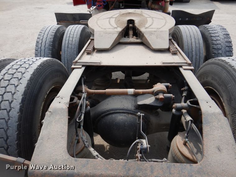 image for item IN9771 1994 WhiteGMC Aero WIA  semi truck