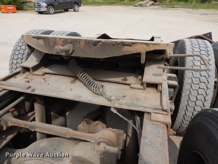 image for item IN9771 1994 WhiteGMC Aero WIA  semi truck