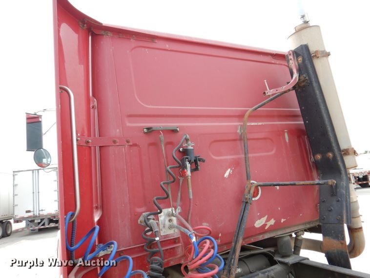 image for item IN9771 1994 WhiteGMC Aero WIA  semi truck