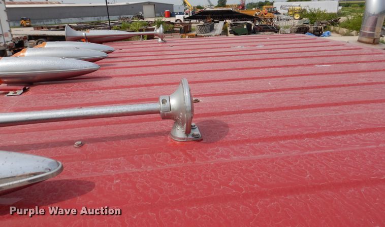 image for item IN9771 1994 WhiteGMC Aero WIA  semi truck