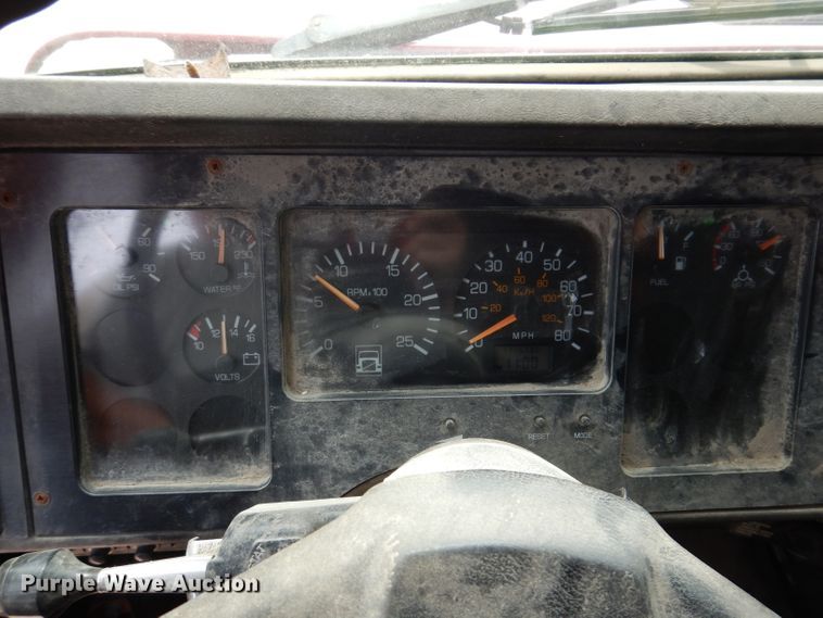 image for item IN9771 1994 WhiteGMC Aero WIA  semi truck