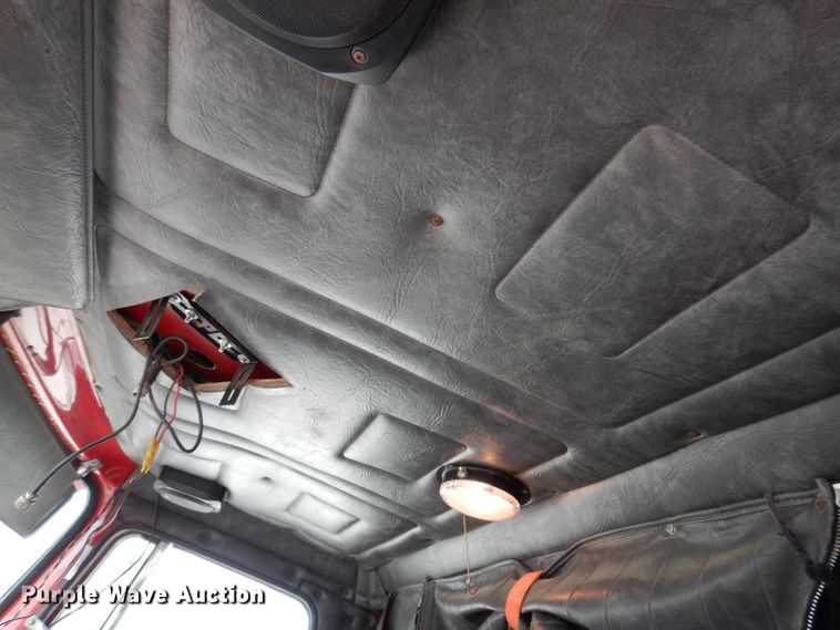 image for item IN9771 1994 WhiteGMC Aero WIA  semi truck