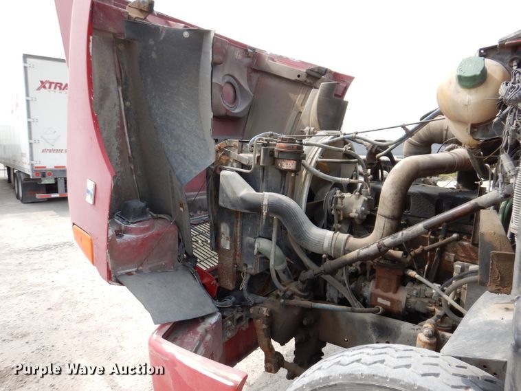 image for item IN9771 1994 WhiteGMC Aero WIA  semi truck