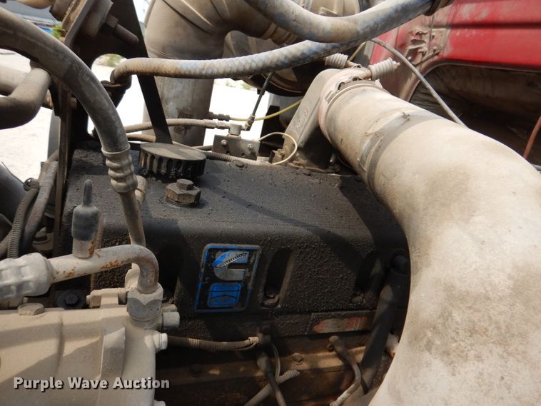 image for item IN9771 1994 WhiteGMC Aero WIA  semi truck