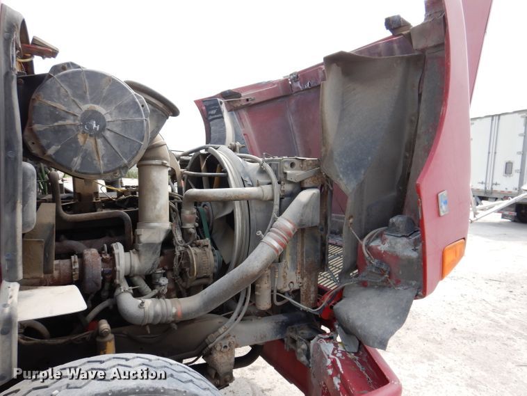 image for item IN9771 1994 WhiteGMC Aero WIA  semi truck