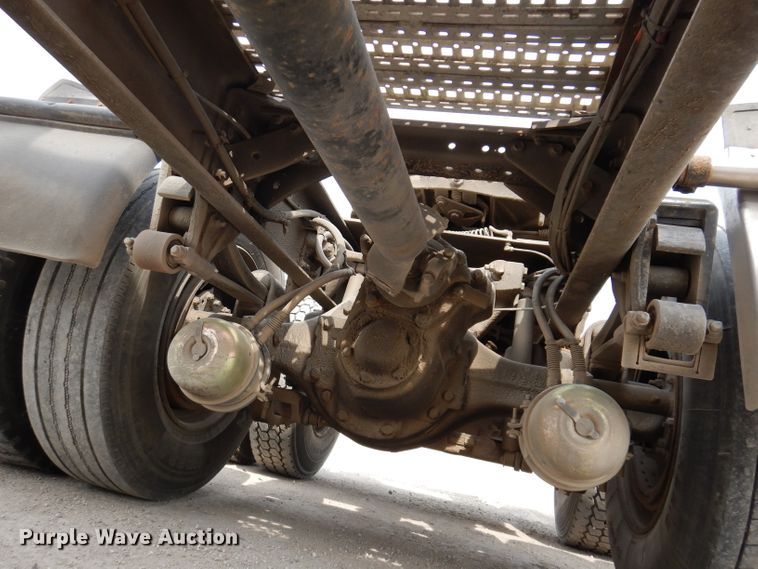 image for item IN9771 1994 WhiteGMC Aero WIA  semi truck