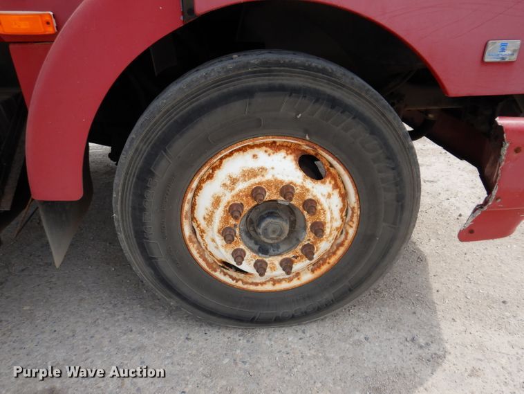 image for item IN9771 1994 WhiteGMC Aero WIA  semi truck