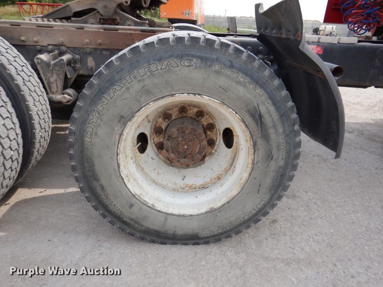 image for item IN9771 1994 WhiteGMC Aero WIA  semi truck