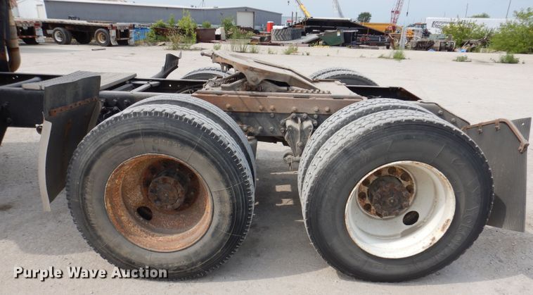 image for item IN9771 1994 WhiteGMC Aero WIA  semi truck