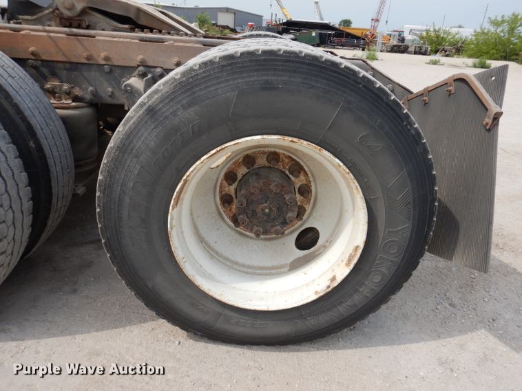 image for item IN9771 1994 WhiteGMC Aero WIA  semi truck