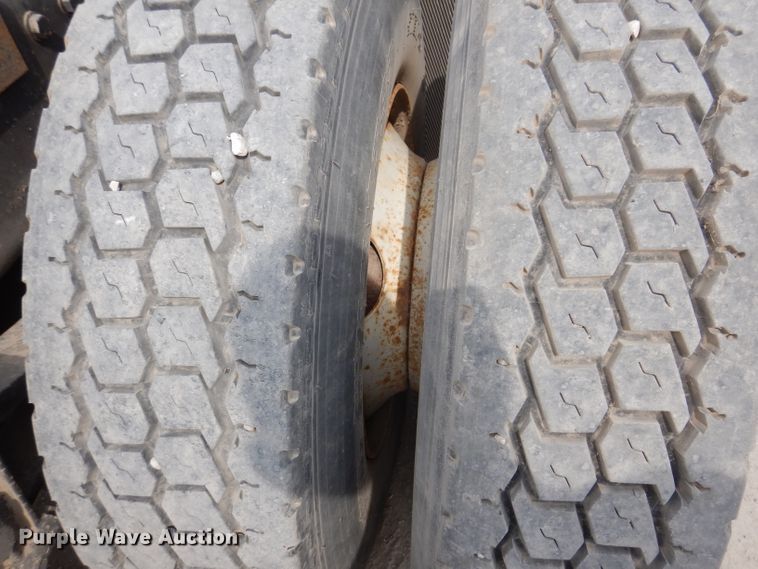 image for item IN9771 1994 WhiteGMC Aero WIA  semi truck