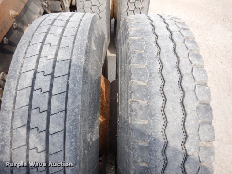 image for item IN9771 1994 WhiteGMC Aero WIA  semi truck