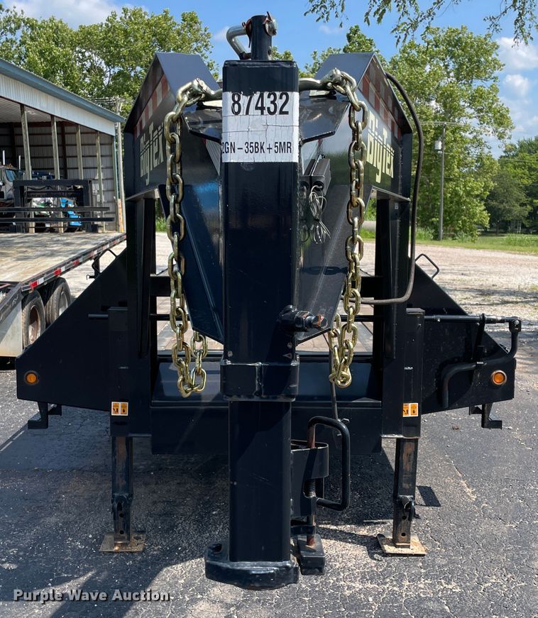 image for item IR9522 2017 Big Tex 22GN-35BK-5MR  equipment trailer