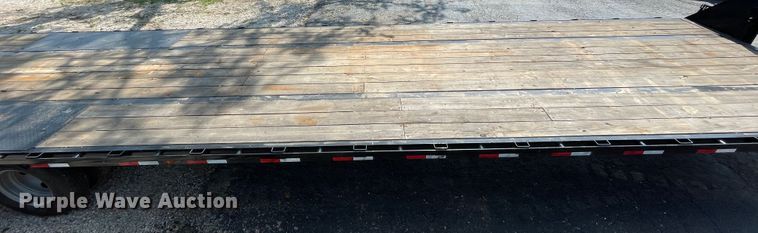 image for item IR9522 2017 Big Tex 22GN-35BK-5MR  equipment trailer