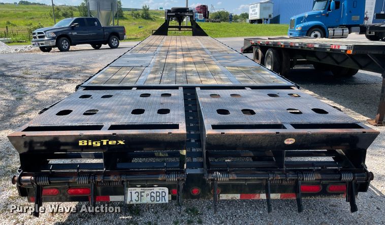 image for item IR9522 2017 Big Tex 22GN-35BK-5MR  equipment trailer