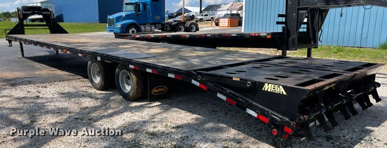 image for item IR9522 2017 Big Tex 22GN-35BK-5MR  equipment trailer