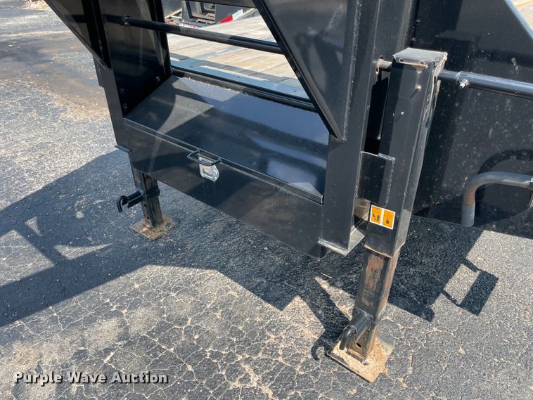 image for item IR9522 2017 Big Tex 22GN-35BK-5MR  equipment trailer