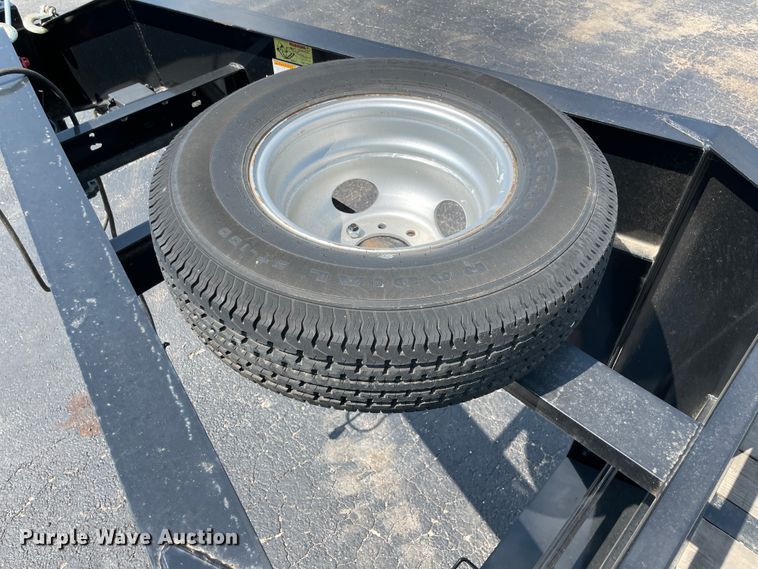 image for item IR9522 2017 Big Tex 22GN-35BK-5MR  equipment trailer