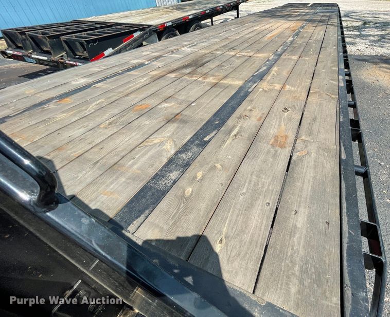 image for item IR9522 2017 Big Tex 22GN-35BK-5MR  equipment trailer