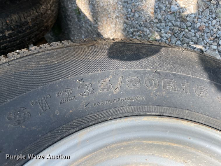 image for item IR9522 2017 Big Tex 22GN-35BK-5MR  equipment trailer