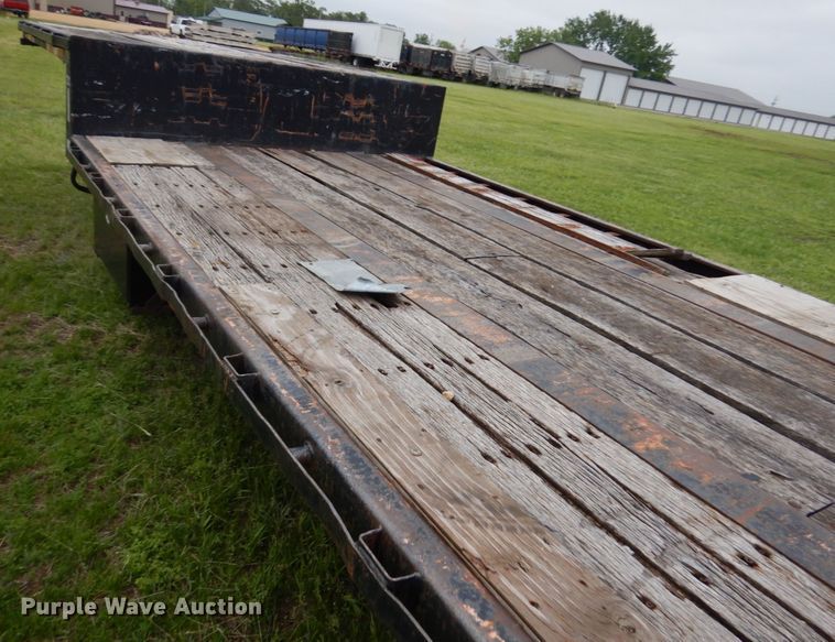 image for item IT9472 1996 Fontaine  drop deck trailer