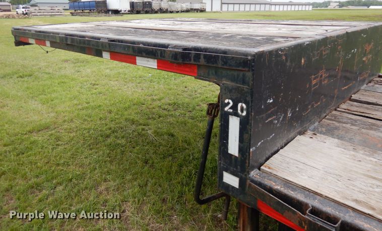 image for item IT9472 1996 Fontaine  drop deck trailer