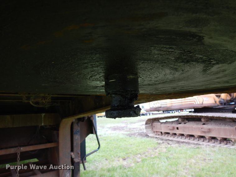 image for item IT9472 1996 Fontaine  drop deck trailer