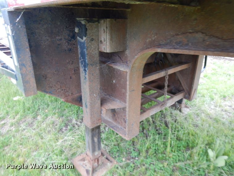 image for item IT9472 1996 Fontaine  drop deck trailer