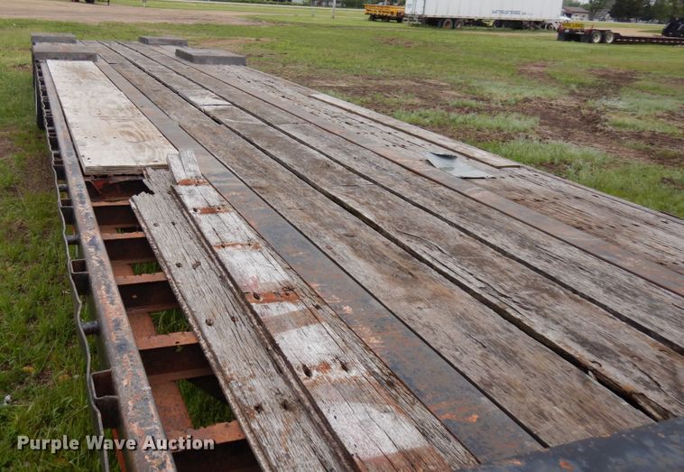 image for item IT9472 1996 Fontaine  drop deck trailer