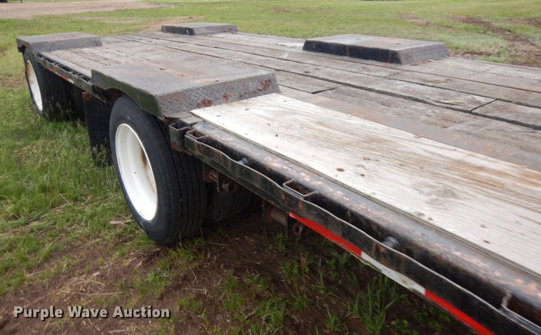 image for item IT9472 1996 Fontaine  drop deck trailer