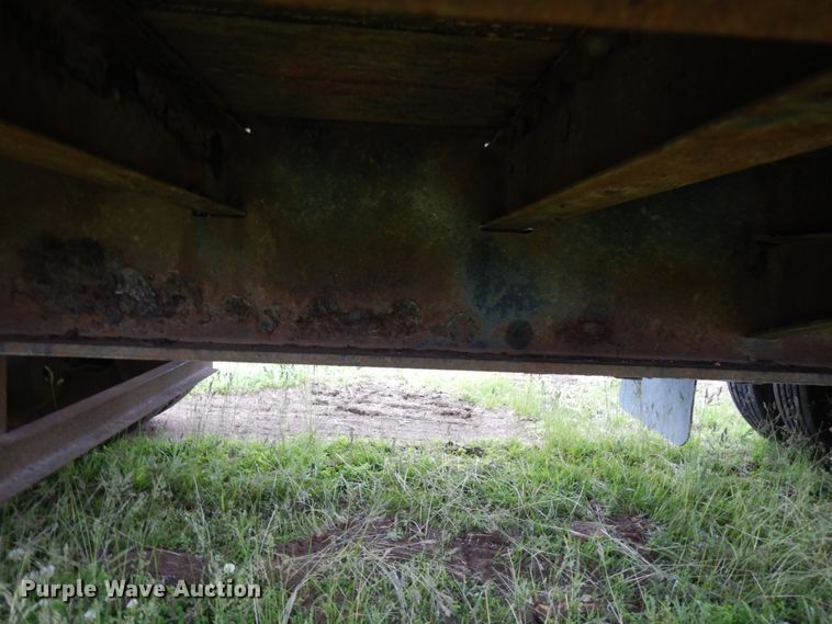 image for item IT9472 1996 Fontaine  drop deck trailer