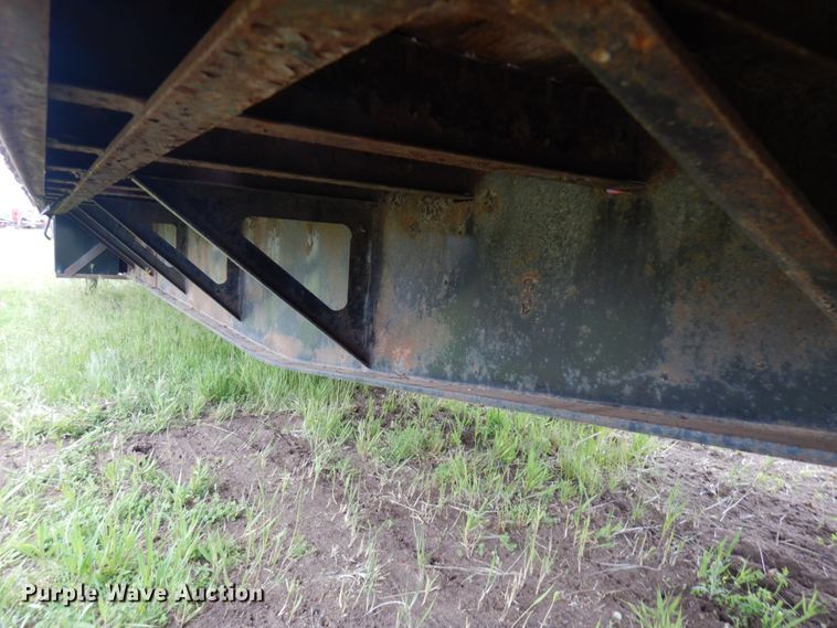 image for item IT9472 1996 Fontaine  drop deck trailer