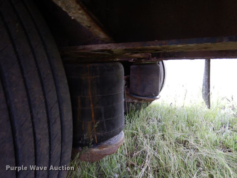 image for item IT9472 1996 Fontaine  drop deck trailer