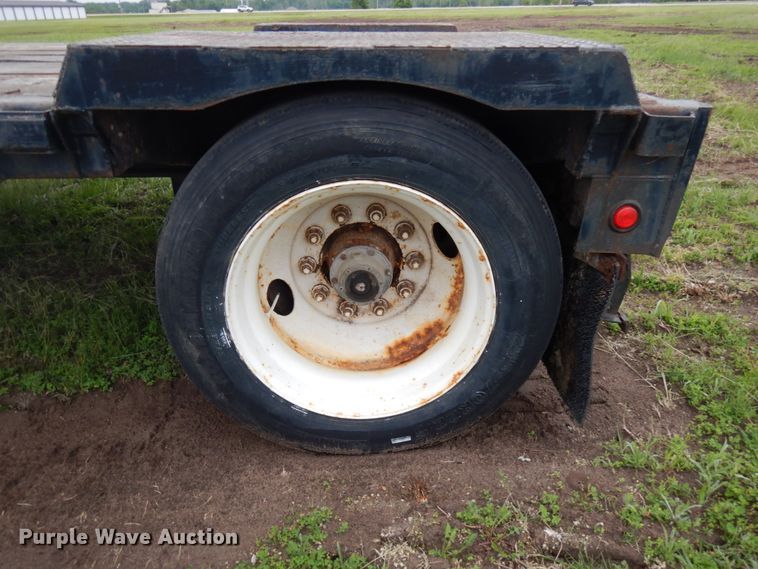 image for item IT9472 1996 Fontaine  drop deck trailer