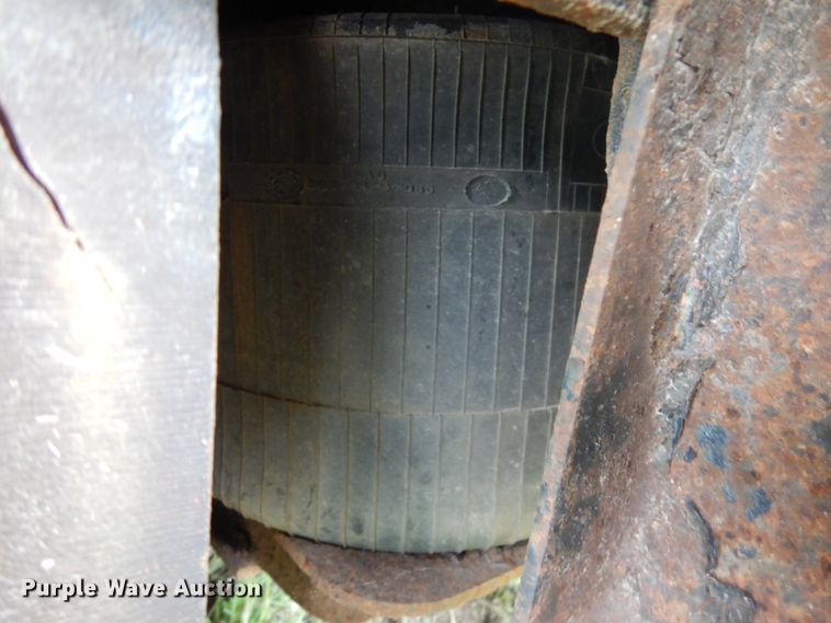 image for item IT9472 1996 Fontaine  drop deck trailer