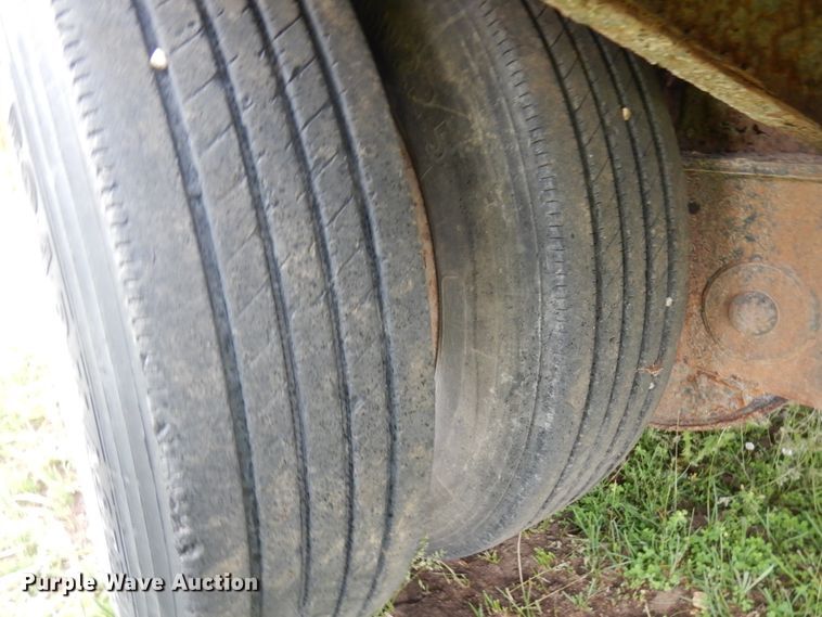 image for item IT9472 1996 Fontaine  drop deck trailer