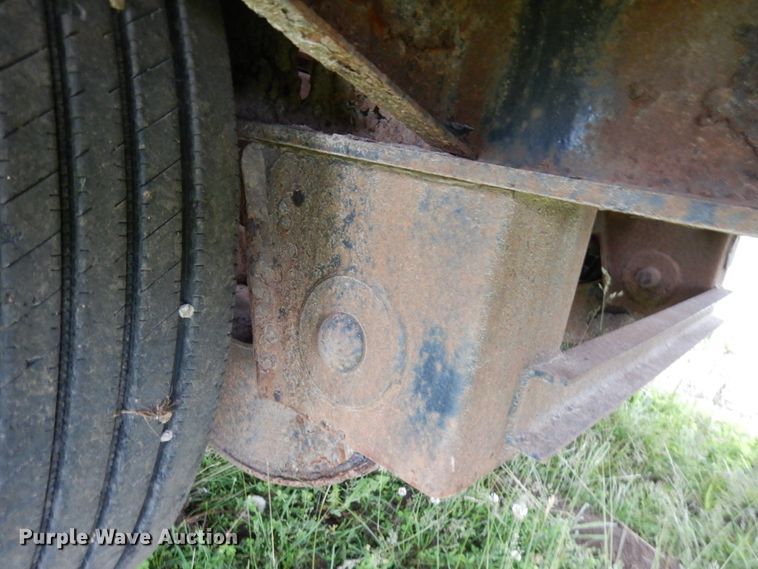 image for item IT9472 1996 Fontaine  drop deck trailer