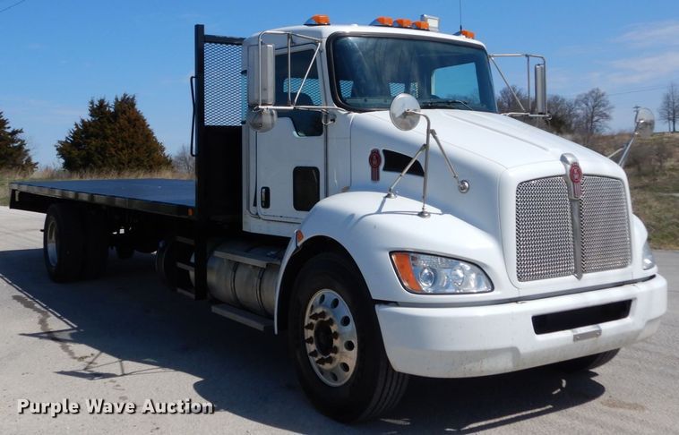 image for item IY9536 2013 Kenworth T270  flatbed truck