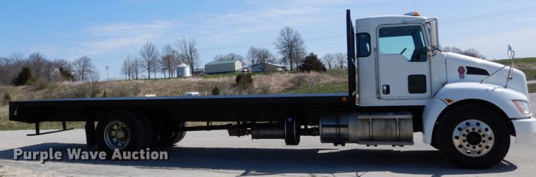 image for item IY9536 2013 Kenworth T270  flatbed truck